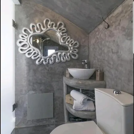 Firostefani Suites شقة فِروستيفاني