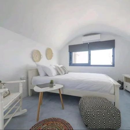 شقة Firostefani Suites فِروستيفاني